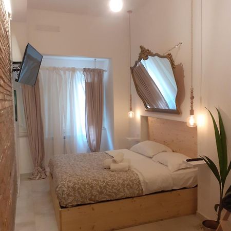 Arco Del Sacramento Casa Vacanze Benevento Habitación foto